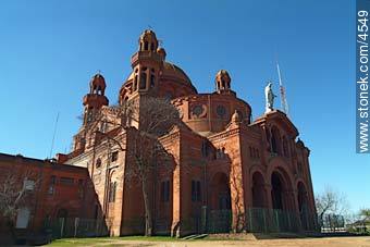 Iglesia del Cerrito de la Victoria - Departamento de Montevideo - URUGUAY. Foto No. 4549