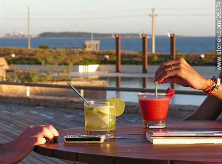 Tragos al atardecer - Punta del Este y balnearios cercanos - URUGUAY. Foto No. 26374